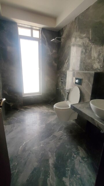 Bathroom in 4 BHK Apartment at Sheth Montana Phase 4, Mulund West – for Sale