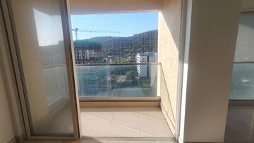 Balcony in 4 BHK Apartment at Sheth Montana Phase 4, Mulund West – for Sale