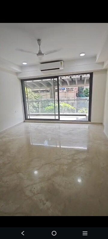 Room in 3 BHK Apartment at DLH Legacy, Juhu – for Rent