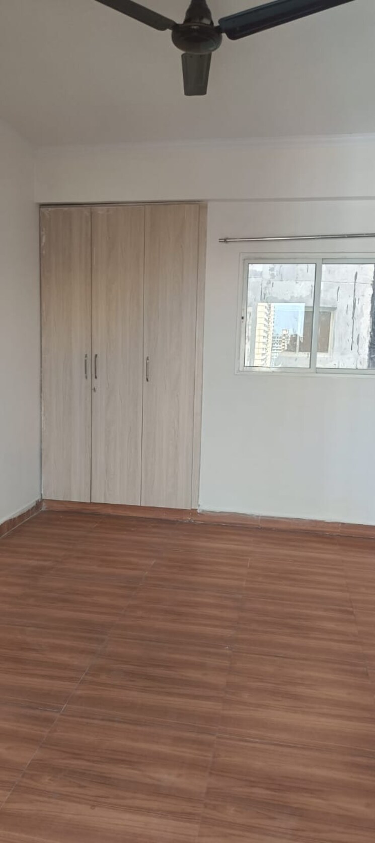 Room, amrapali-crystal-homes 3 Bedroom 1375 Sq.Ft. Apartment In Sector 76 Noida 9772836