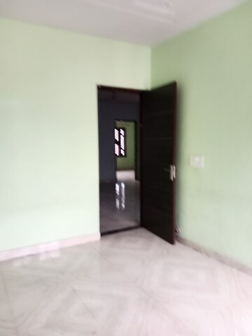 Room in 3 BHK Builder Floor at Sector 18 – for Rent