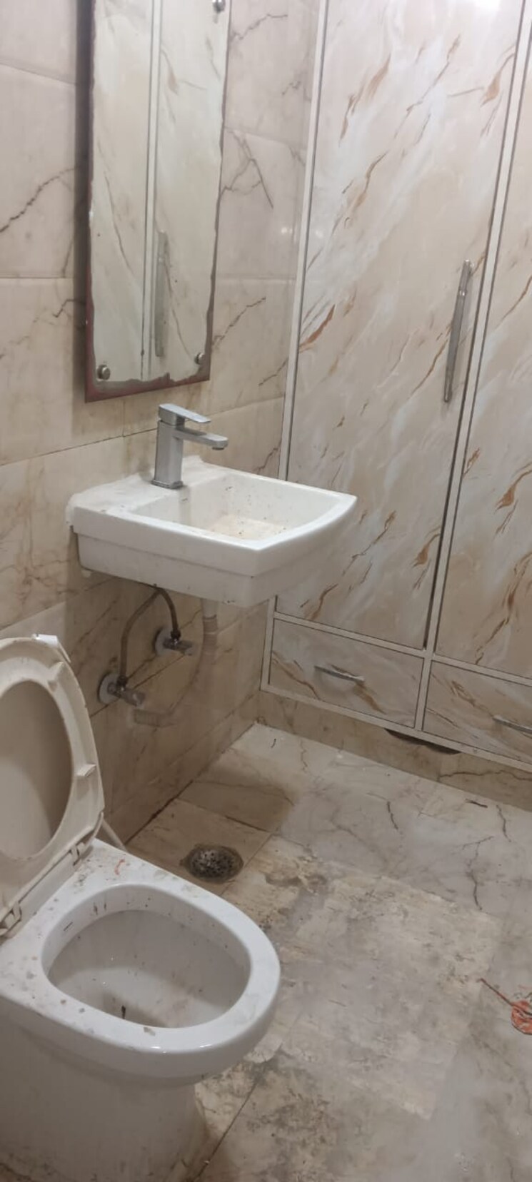 Bathroom, sector 11 2 Bedroom 1850 Sq.Ft. Independent House In Sector 11 Noida 9772851