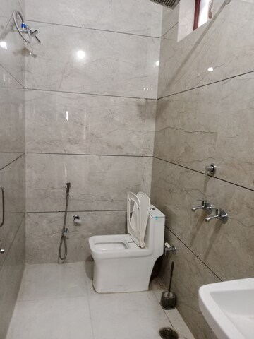 Bathroom in 2 BHK Builder Floor at Sector 18 – for Rent