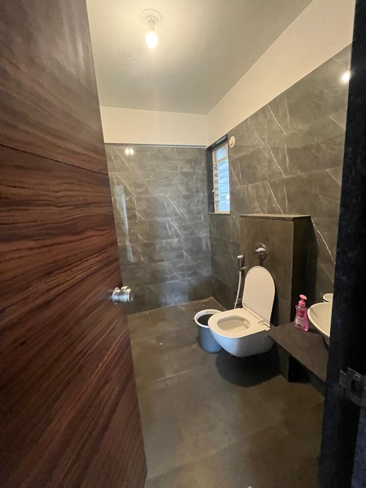 Bathroom, kolte-patil-24k-glitterati 3 Bedroom 2100 Sq.Ft. Apartment In Pimple Nilakh Pune 9772871
