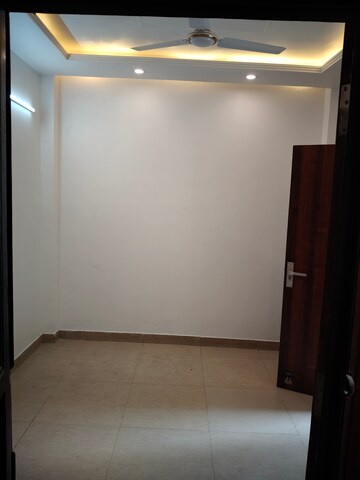 Room in 1 BHK Builder Floor at Govindpuri – for Rent