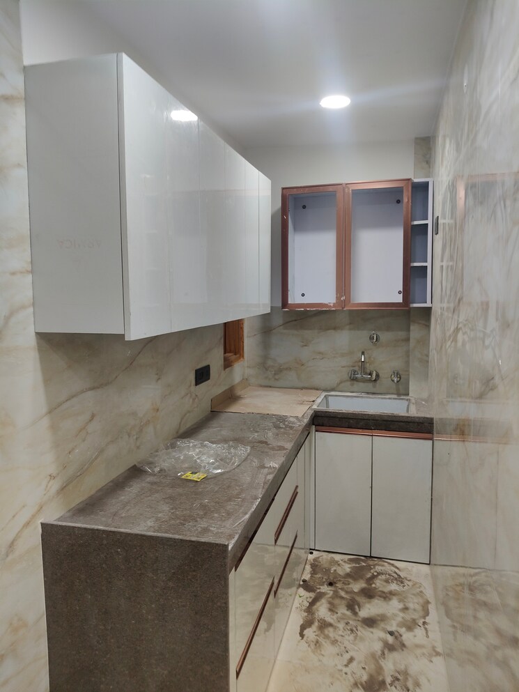 Kitchen, govindpuri 3 Bedroom 912 Sq.Ft. Builder Floor In Govindpuri Delhi 9772921