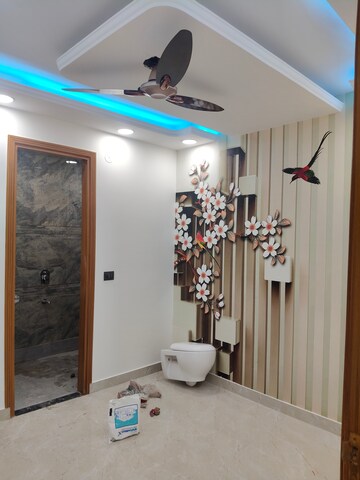 Furnished Amenities in 3 BHK Builder Floor at Govindpuri – for Sale