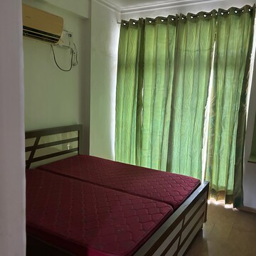 Bedroom in 4 BHK Apartment at Ansal Sunshine County, Sector 63 – for Rent