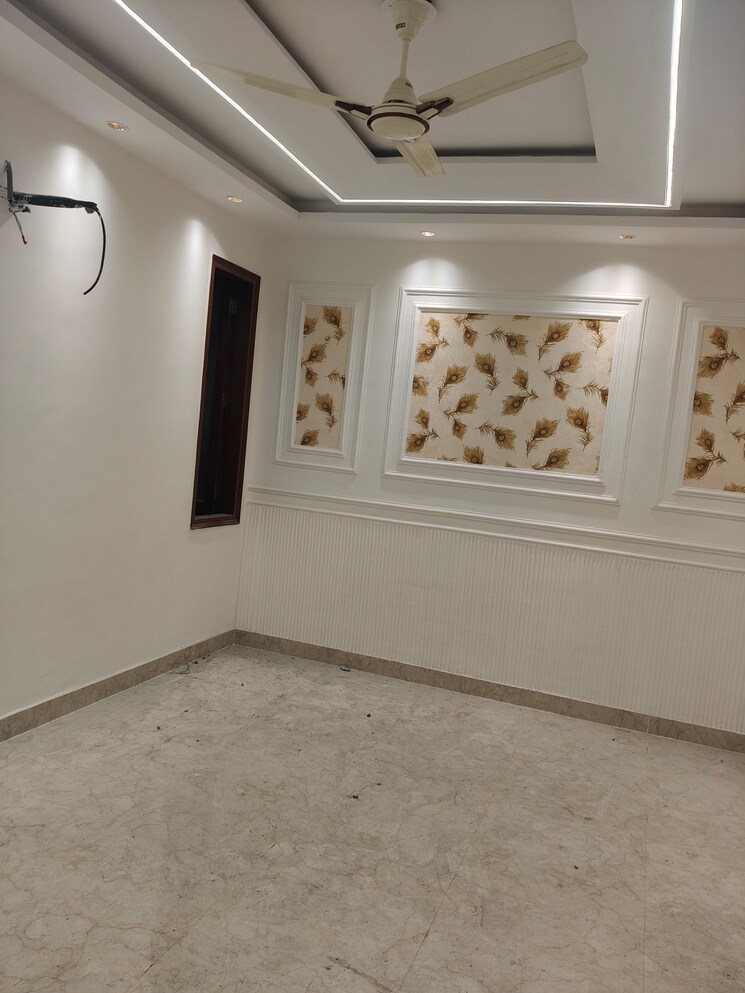 Room, govindpuri 3 Bedroom 906 Sq.Ft. Builder Floor In Govindpuri Delhi 9772923