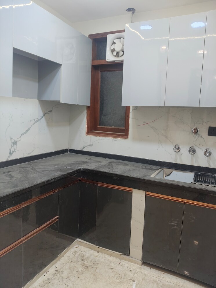 Kitchen, govindpuri 3 Bedroom 906 Sq.Ft. Builder Floor In Govindpuri Delhi 9772923