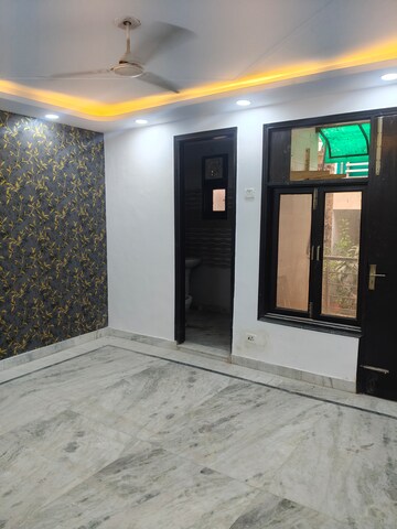 Room in 3 BHK Builder Floor at Govindpuri – for Sale