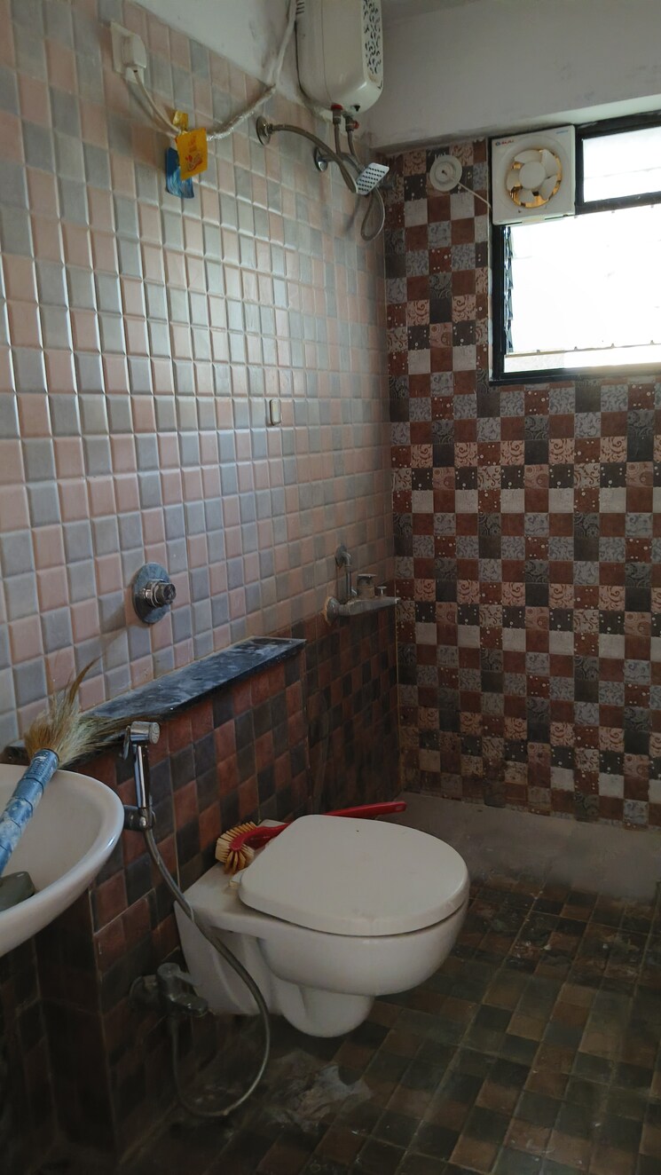 Bathroom, atul-western-hills-phase-2 2.5 Bedroom 1100 Sq.Ft. Apartment In Baner Pune 9772956