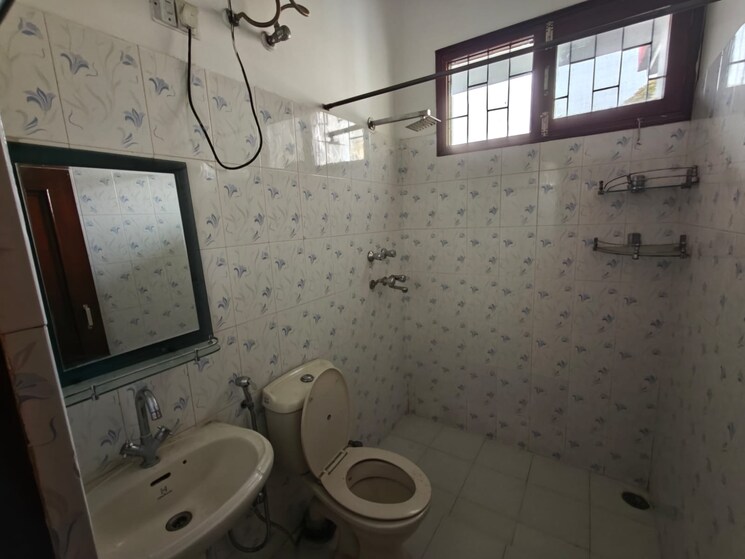 Bathroom, sector 8 3 Bedroom 2500 Sq.Ft. Independent House In Sector 8 Panchkula 9772974