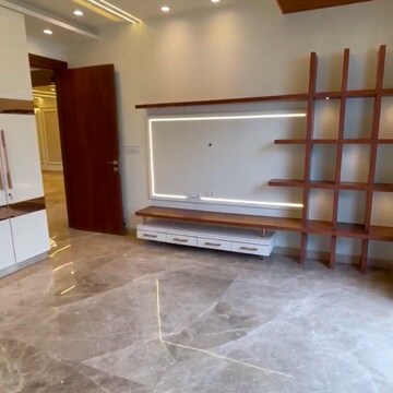 Room in 4 BHK Builder Floor at Pitampura – for Sale