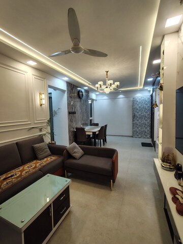 Master Bedroom in 2 BHK Apartment at Dosti Oro 67, Kandivali West – for Sale