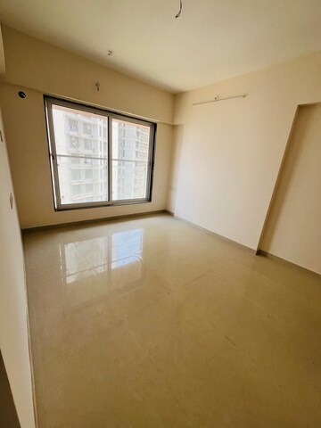 Room in 3.5 BHK Apartment at Je and Vee Madhuban, Malad East – for Rent