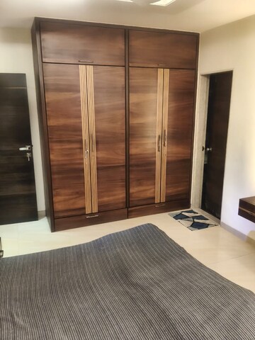 Room in 3 BHK Apartment at Adani Group Western Heights, Andheri West – for Rent