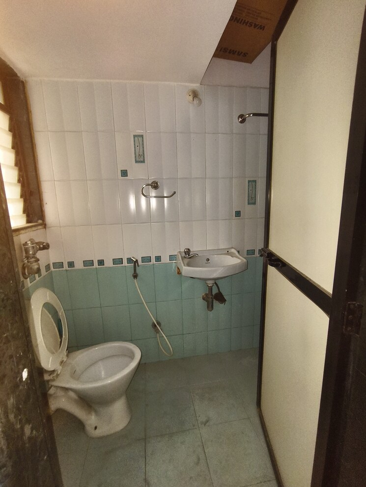 Bathroom, puranik-city 2 Bedroom 905 Sq.Ft. Apartment In Kasarvadavali Thane 9773091