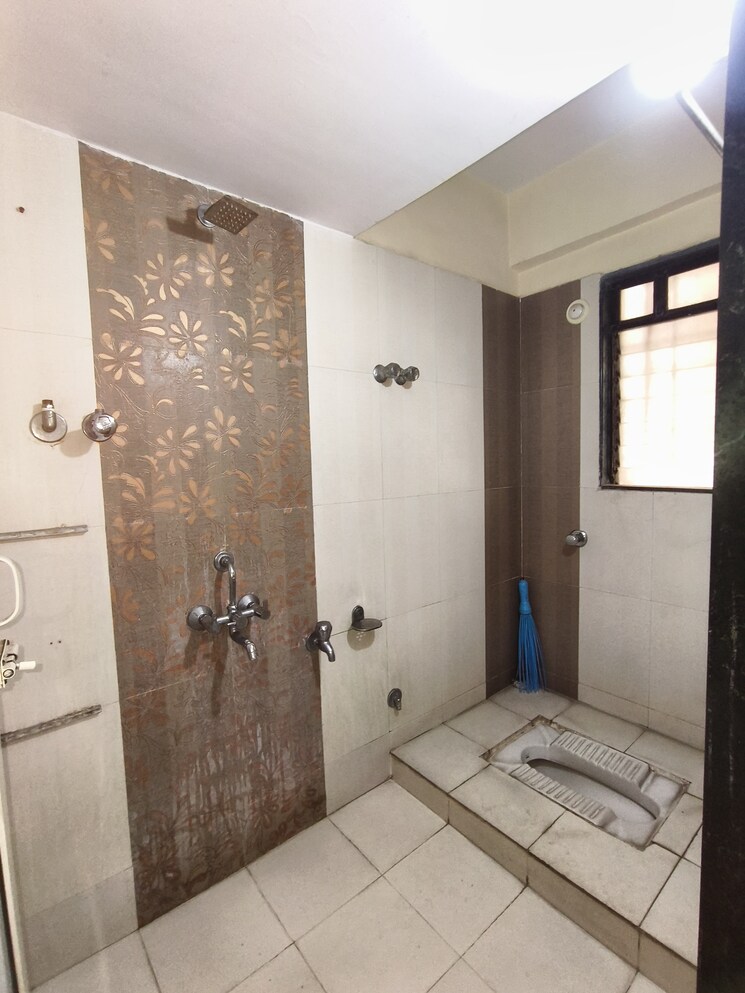 Bathroom, puranik-city 2 Bedroom 905 Sq.Ft. Apartment In Kasarvadavali Thane 9773091