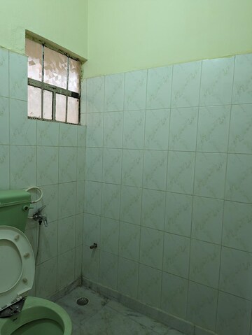 Bathroom in 2 BHK Apartment at Morabadi – for Rent