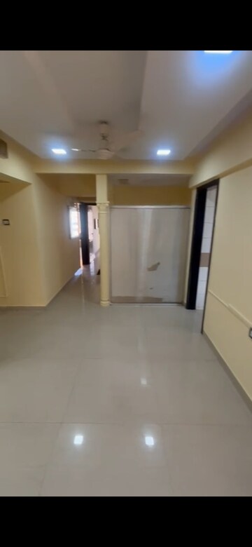 Room in 3 BHK Apartment at Atul Blue Excellency, Goregaon West – for Rent