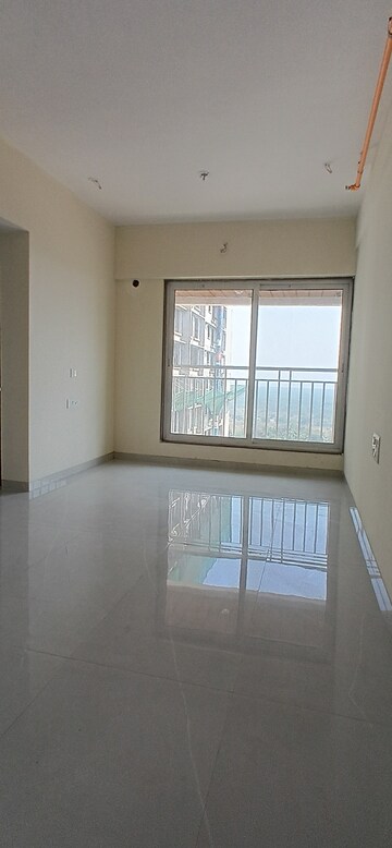 Room in 2 BHK Apartment at Vaibhavlaxmi Central Park, Vikhroli East – for Rent