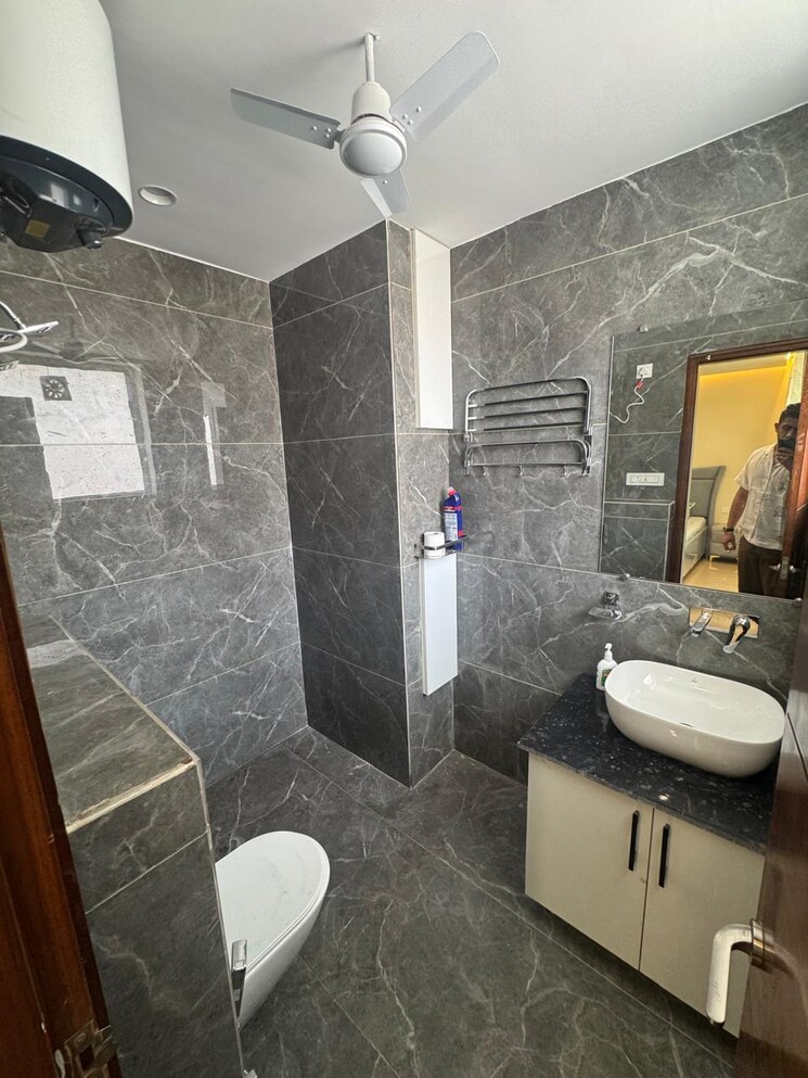 Bathroom, sector 10 3 Bedroom 1280 Sq.Ft. Builder Floor In Sector 10 Panchkula 9773132