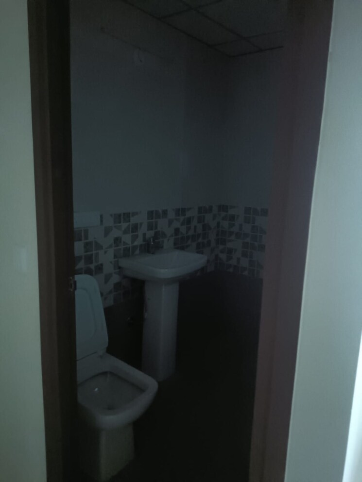 Bathroom, nimbus-the-hyde-park 2 Bedroom 930 Sq.Ft. Apartment In Sector 78 Noida 9773207