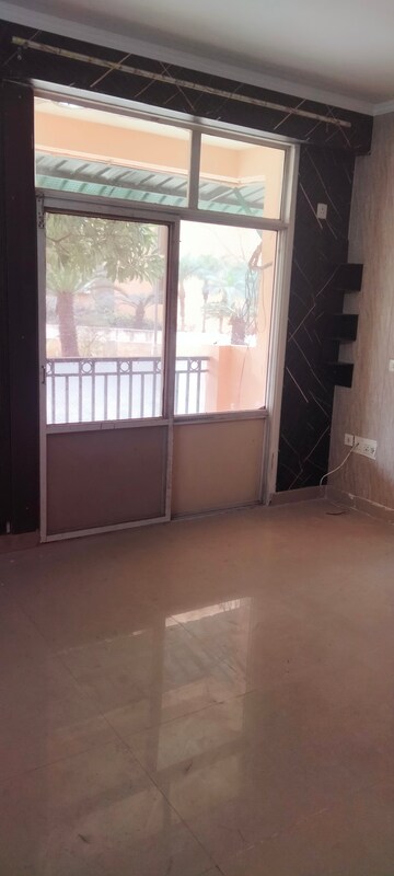 Room in 3 BHK Apartment at Ashiana Palm Court, Raj Nagar Extension – for Sale