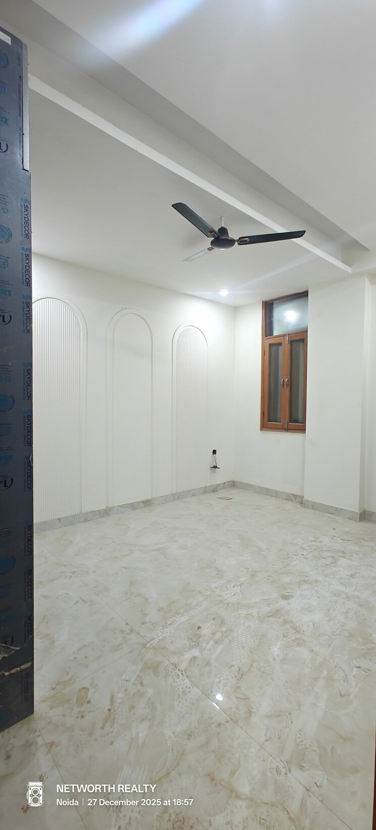 Bedroom, sector 73 3 Bedroom 1500 Sq.Ft. Builder Floor In Sector 73 Noida 9773335