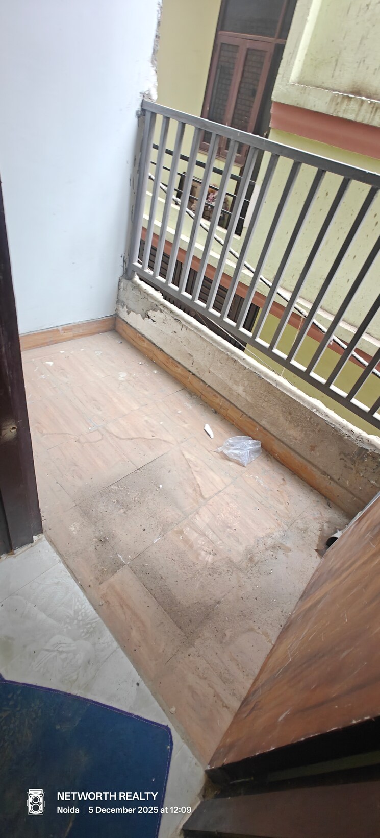 Balcony, sector 73 1 Bedroom 585 Sq.Ft. Builder Floor In Sector 73 Noida 9773353