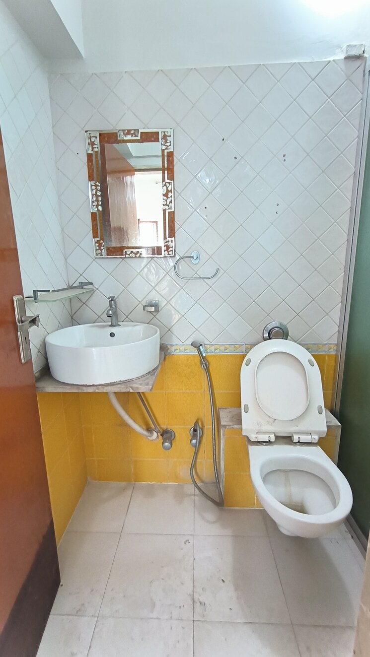 Bathroom, atlanta-heights 2.5 Bedroom 900 Sq.Ft. Apartment In Prabhadevi Mumbai 9773409