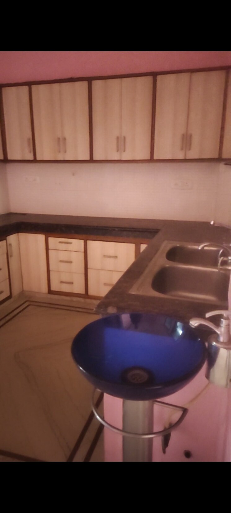 Kitchen, sector 9a 2 Bedroom 150 Sq.Yd. Independent House In Sector 9a Gurgaon 9773408