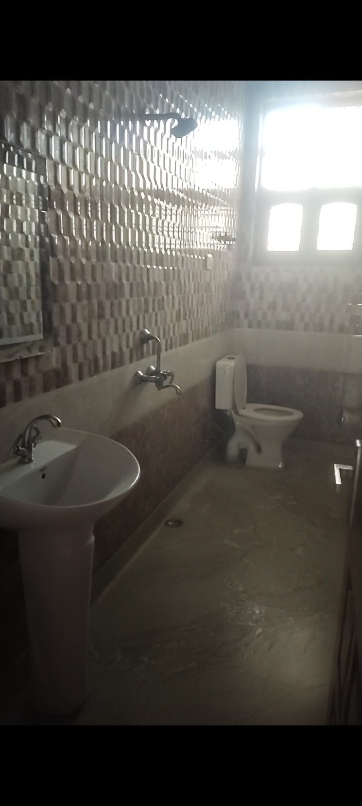 Bathroom, sector 9a 2 Bedroom 150 Sq.Yd. Independent House In Sector 9a Gurgaon 9773408