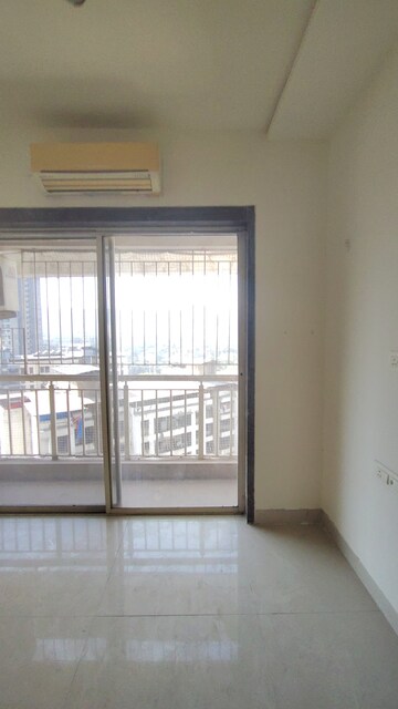 Room in 2 BHK Apartment at Regency Heights, Ghodbunder Road – for Rent