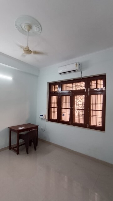 Room in 1 RK Independent House at Tiwaripur – for Rent