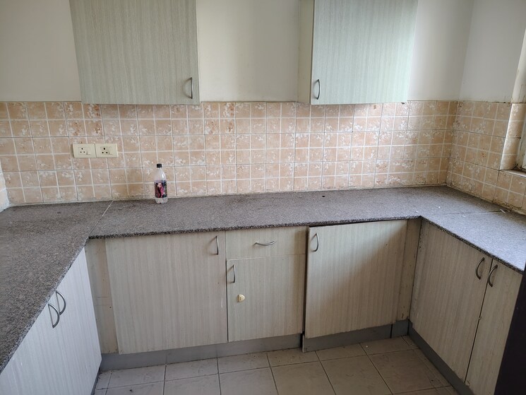 Bathroom, uppal-plumeria-garden-estate 3 Bedroom 1737 Sq.Ft. Apartment In Omicron Iii Greater Noida Greater Noida 9773438