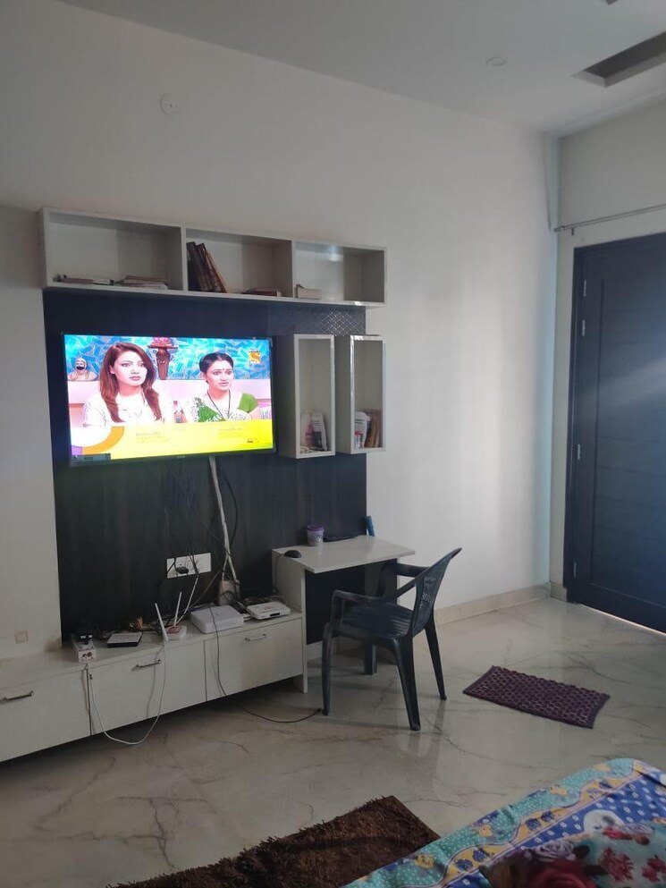 Master Bedroom, omaxe-royal-residency-faridabad 3 Bedroom 1685 Sq.Ft. Apartment In Sector 79 Faridabad 9773447