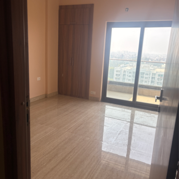 Master Bedroom in 4 BHK Apartment at Azeagaia Botanica, Vrindavan Yojna – for Sale