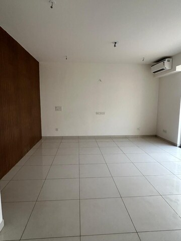 Bathroom in 4 BHK Villa at Godrej Golf Links Crest, Sector 27 Yamuna Expressway – for Rent