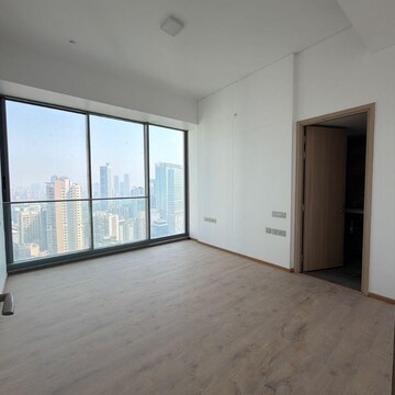 Room in 5 BHK Apartment at Rustomjee Crown, Gokhale Road – for Rent