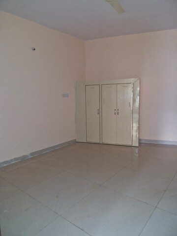 Room in 4 BHK Independent House at Baghmugalia – for Sale