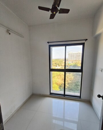 Room in 2.5 BHK Apartment at Lodha Lakeshore Greens, Dombivli East – for Rent