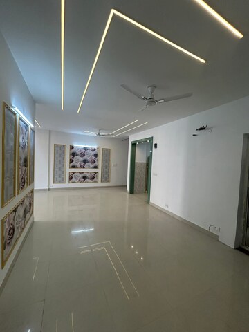 4 BHK Apartment For Rent in Saket