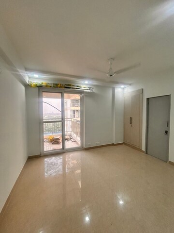 Room in 3 BHK Apartment at Saket – for Rent