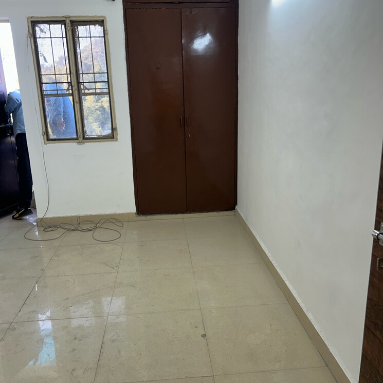 Room, rwa-jalvayu-vihar-noida 2 Bedroom 990 Sq.Ft. Apartment In Sector 25 Noida 9773640