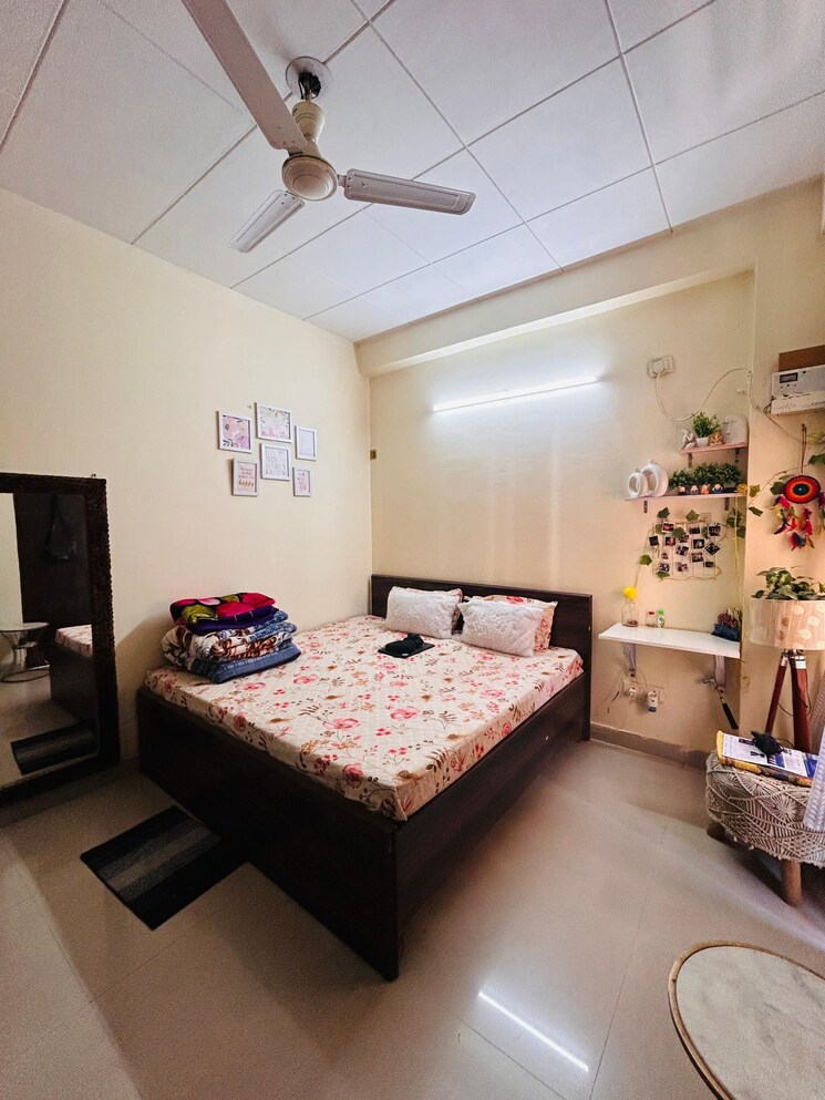 Bedroom, dlf-city-phase-iii 1 RK 360 Sq.Ft. Builder Floor In Sector 24 Gurgaon 9773644