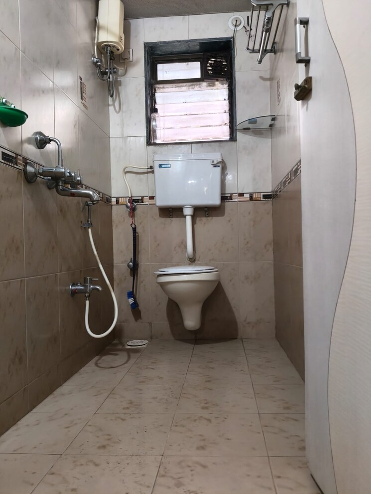 Bathroom, ic colony 3 Bedroom 950 Sq.Ft. Apartment In Ic Colony Mumbai 9773678