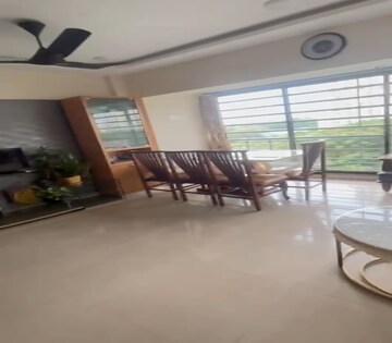 Living Room in 2 BHK Apartment at Matunga East – for Rent