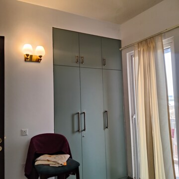 Bathroom in 3 BHK Apartment at Smart World Orchard, Sector 61 – for Rent